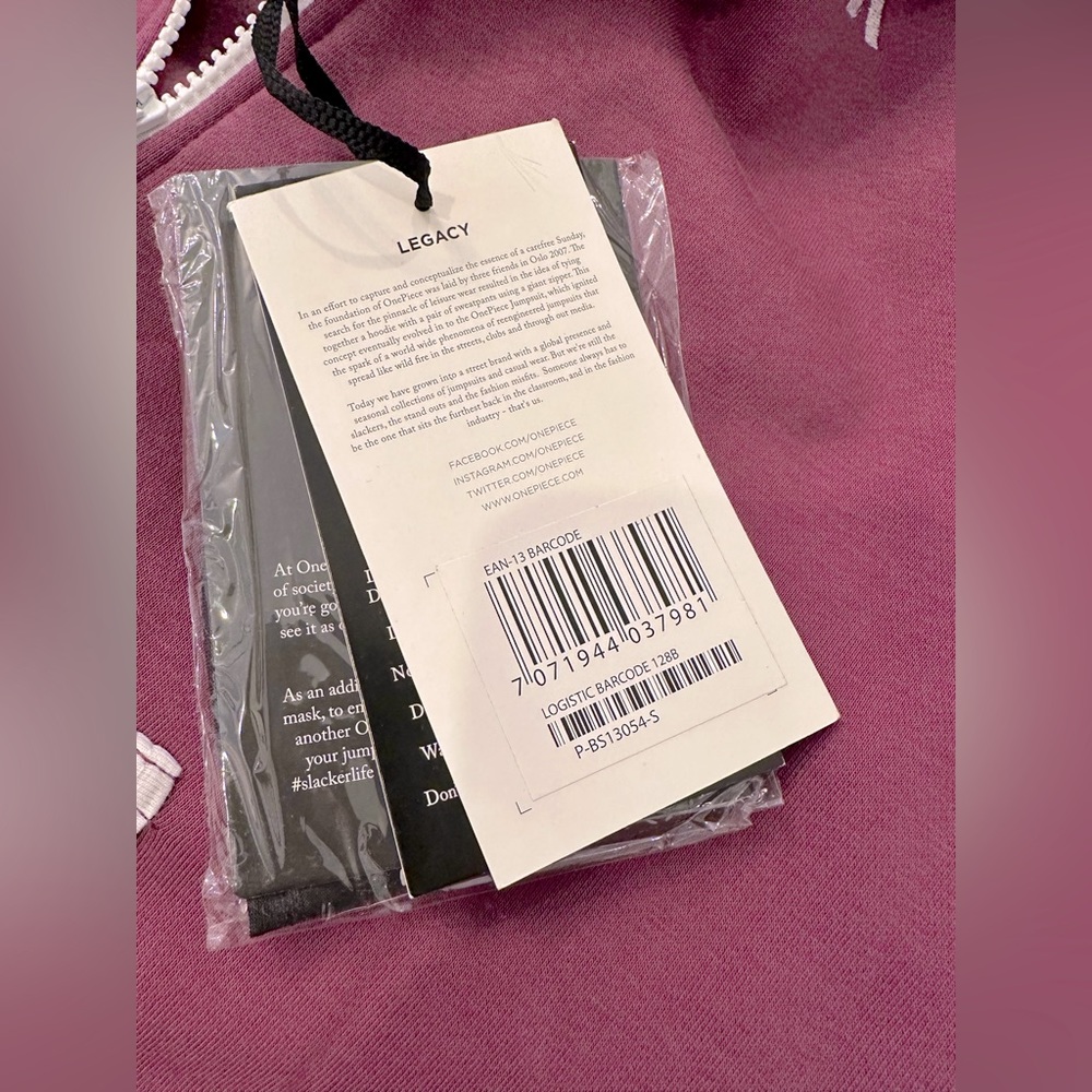 One Piece jump suit NWT size small - Picture 13 of 14